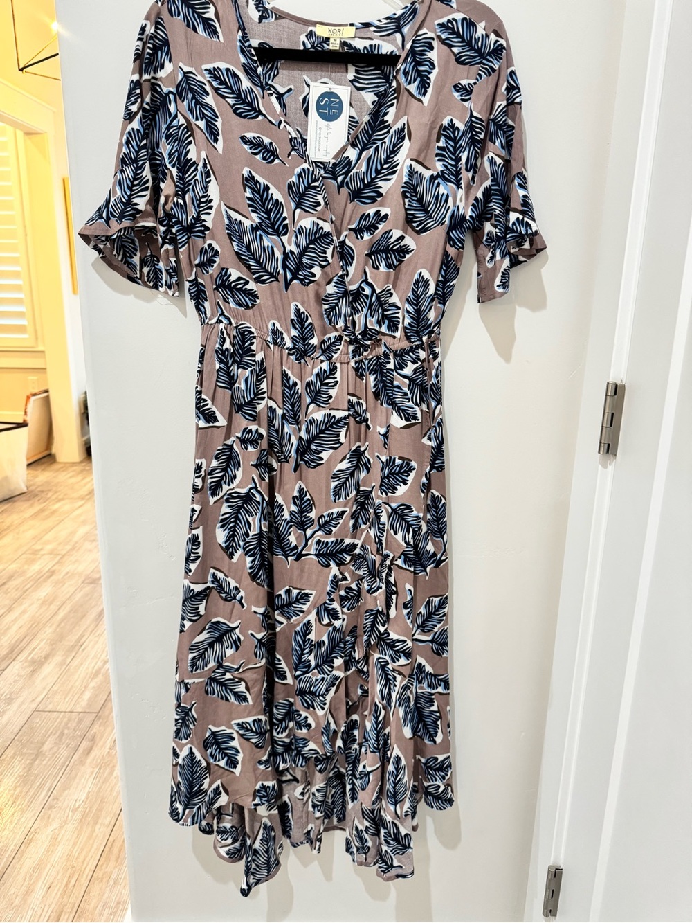 Neutral Leaf Print Faux Wrap Short Sleeve Dress NWT